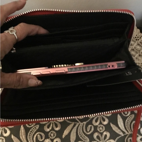 Steve Madden wristlet - Picture 3 of 7